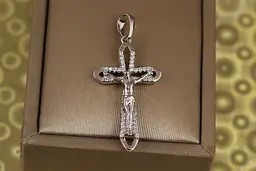 Хрестик Xuping Jewelry з розп"яттям і заокругленими краями 3,2 см сріблястий