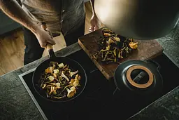 Сковорода Fiskars Norden 28см 1026571 - мініатюра 7