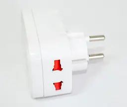 Мережевий перехідник трійник з USB, 2 розетки, 2 USB порти, універсальний адаптер білий - мініатюра 4