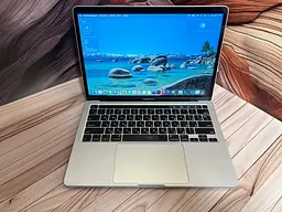 Ноутбук Apple MacBook Pro 13" 2020 i7-1068NG7/32/512 (C02DN0LQML87) Б/в