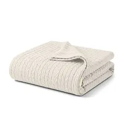 Плед-покривало Cosas Knitted Braid Biscotti косичка 110х140 см (Blanket_02_1Biscotti_KnittedBraid_110x140)