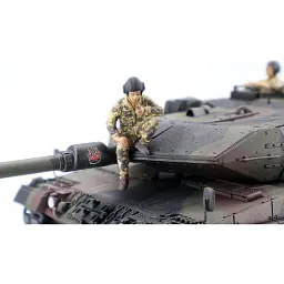 Конструктор ICM Holding Leopard 2A6 ЗСУ з екіпажем - мініатюра 9