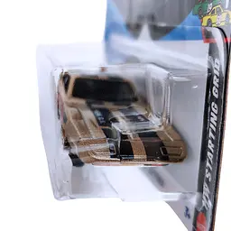 Базова машинка Hot Wheels HW Starting Grid 69 Dodge Charger Daytona золотиста (5785) JJH97-N521 - мініатюра 5