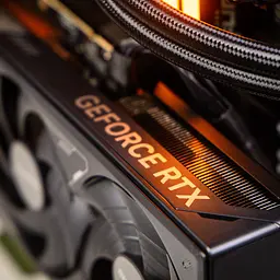 Комп'ютер Powered by Gigabyte_973 (RTX 5070 Ti 16 ГБ, Ryzen 7 7800X3D, DDR5 32 ГБ, SSD 500 ГБ) - мініатюра 8