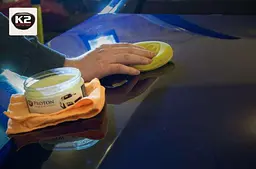 Поліроль кузова з твердим воском Карнауба K2 Proton аплікатор та серветка мікрофібра 200 г (G040) - мініатюра 4