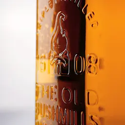 Віскі Bushmills Single Malt 10 років витримки 40% 0.7 л у тубусі - мініатюра 3