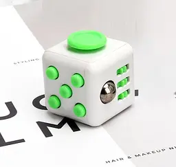 Кубик антистрес Fidget Cube 14419 3.5х3.5х4 см білий із салатовим