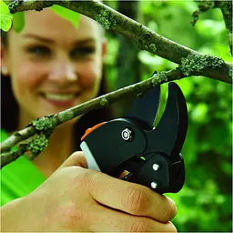Контактний секатор Fiskars PowerStep P83 з храповим механізмом (1000575) - мініатюра 11