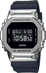 Годинник Casio GM-5600-1ER