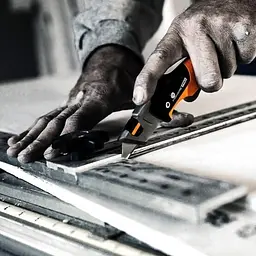 Складаний ніж Fiskars Pro CarbonMax ™ (1027224) - мініатюра 4