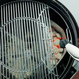 Вугільний гриль Weber Performer Deluxe GBS, 57 см, чорний (15501004) - мініатюра 7