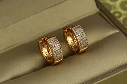Сережки Xuping Jewelry широкі кільця з камінням 1.4 золотисті