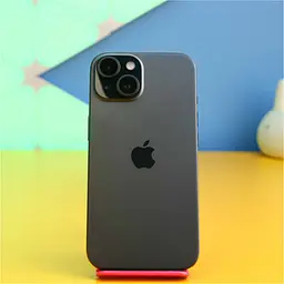 Смартфон Apple iPhone 15 128 ГБ чорний (MTP03) б/в [176136]