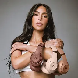 Навушники бездротові Beats by Dr. Dre Studio Pro х Kim Kardashian Special Edition Moon (MW663) - мініатюра 7
