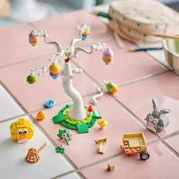 Конструктор LEGO Icons Великодній кролик і полювання на курячі яйця 140 деталей (40808) - мініатюра 4