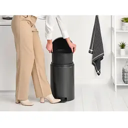 Бак для сміття Brabantia NewIcon Pedal Bin 20 л із педаллю графітовий (233500) - мініатюра 5