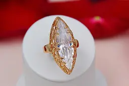 Кільце Xuping Jewelry Маркіз з білим каменем р 20 золотисте