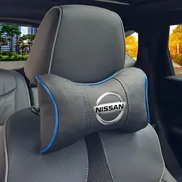 Подушка на підголівник з логотипом Nissan Екошкіра 3D Кольоровий лого Чорна-Синій кант 1 шт