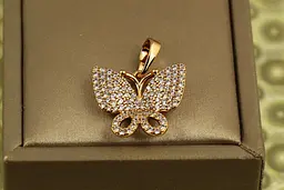 Кулон Xuping Jewelry метелик з дрібнимим фіанітами 1,6 см золотистий