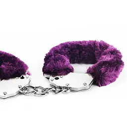Хутряні наручники Lovetoy Fetish Pleasure Fluffy фіолетовий - мініатюра 4
