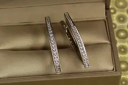 Сережки Xuping Jewelry стріла доріжка з каменів бортики по краях 3.5 см сріблясті