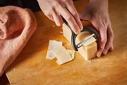 Ніж для чищення з поперечним рухомим лезом Fiskars Functional Form 1016122 - мініатюра 7