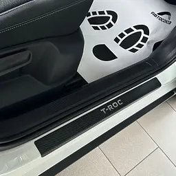 Накладки на пороги для Volkswagen T-roc 2019- Нержавійка з карбоновою вставкою і вигином 4 шт (Premium PK-VW51) - мініатюра 3