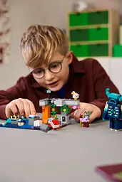 Конструктор LEGO Minecraft Зустріч із Боронителем 238 деталей (21274) - мініатюра 15