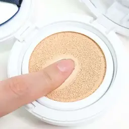 Тональний кушон для обличчя MISSHA Cushion Moist Up SPF 50 відтінок 21 (Light Beige) 15 г - мініатюра 3