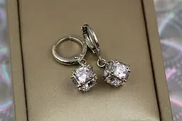 Сережки Xuping Jewelry фіаніти в кубику 8 мм 2.8 см сріблясті - мініатюра 2