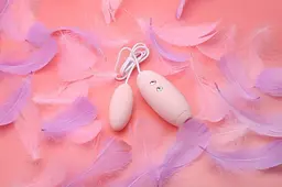 Вакуумний стимулятор з віброяйцем 2 в 1 KissToy Miss VV Pink (SO3761) [95842] - мініатюра 4