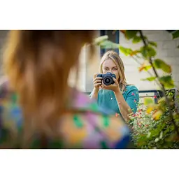 Цифровий фотоапарат Canon EOS R8 + RF 24-50mm f/4.5-6.3 IS STM (5803C016) - мініатюра 4