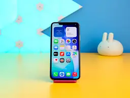 Смартфон Apple iPhone 11 Pro Max 256GB Silver (MWH52) Б/У [172765] - мініатюра 2