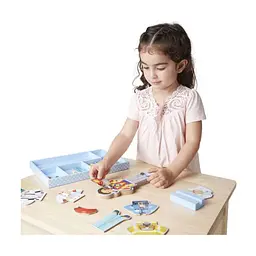 Ігровий набір Melissa & Doug Магнітна вдягалка Джулія (MD5164) - мініатюра 4