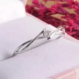 Каблучка з білого золота з діамантом 19 K-0033