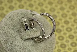 Сережки колечки Xuping Jewelry конго з каменями 2 см сріблясті
