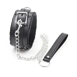 Нашийник з повідцем Fetish Addict Collar With Metal Leash (чорний)
