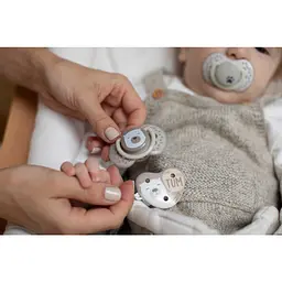 Пустушка силіконова Lovi Buddy bear, симетрична, 0-2 міс., бежевий, 2 шт. (22/862) - мініатюра 7