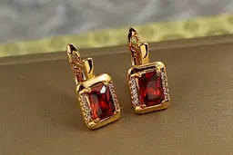 Сережки Xuping Jewelry фейлетон із червоним каменем 1,5 см золотисті - мініатюра 2