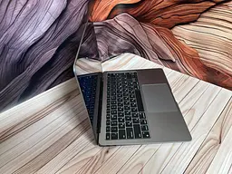 Ноутбук Apple MacBook Air 13" 2020 A2337 M1/8/256 (FVFFTBS3Q6L4) Б/в - мініатюра 4