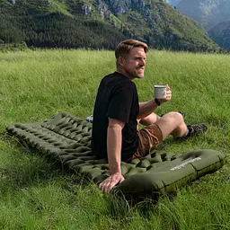 Матрац туристичний надувний одномісний Naturehike CNK2550WS019, 200х60х6.5 см, зелений, для кемпінгу із мішком для надування - мініатюра 2