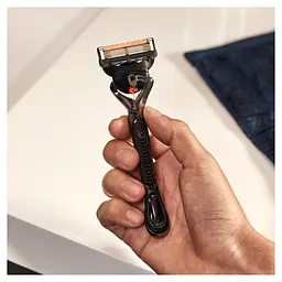 Подарунковий набір Gillette: Бритва ProGlide + Змінні картриджі для гоління 2 шт. + Гель для гоління Fusion5 200 мл - мініатюра 6