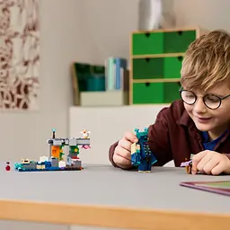 Конструктор LEGO Minecraft Зустріч із Боронителем 238 деталей (21274) - мініатюра 13