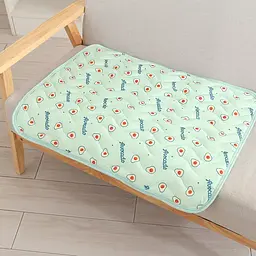 Літня підстилка, що охолоджує Derby Ice Silk Summer Pet Cooling Mat Avocado 70х100 см - мініатюра 3