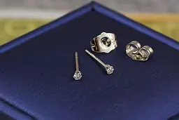 Сережки гвоздики Xuping Jewelry фіаніт на шість кріплень 2 мм сріблясті