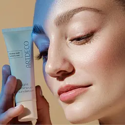 Тональна основа для обличчя Artdeco Light Luminous Foundation 08 Neutral Porcelain 25 мл - мініатюра 4