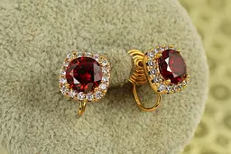 Сережки кліпси Xuping Jewelry Принцеса з червоним каменем 11 мм золотисті