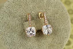 Сережки Xuping Jewelry Льод з білим каменем 1.7 см золотисті - мініатюра 2