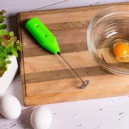 Капучинатор ручний для вершків спінювач для молока, Kitchen Master Салатовий 85460 - мініатюра 5