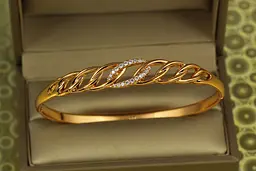 Браслет бенгл Xuping Jewelry Овали одне в одному 60 мм на руку від 17 до 19 см золотистий